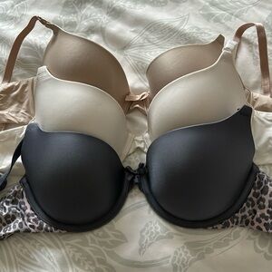 3 VS Demi Bras